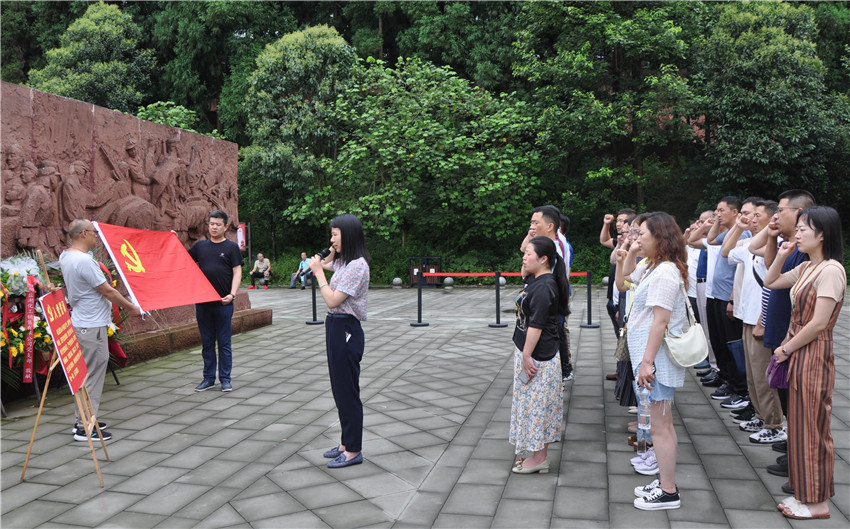 圖為黨員干.jpg 圖為黨員干.jpg