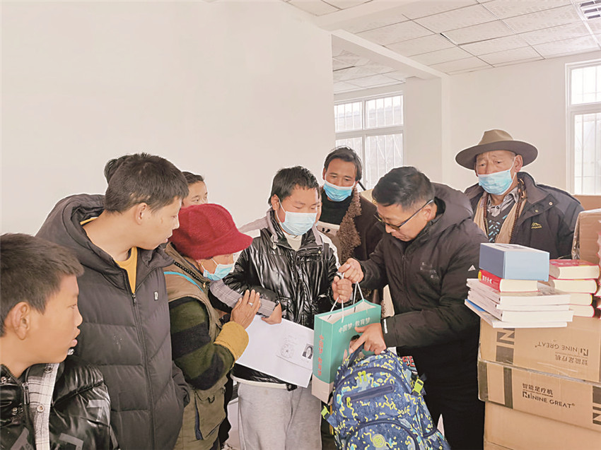 近日鄉(xiāng)城縣.jpg 近日鄉(xiāng)城縣.jpg