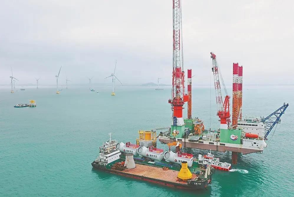 福能集團(tuán)曾是“一煤獨大”的老國企，近年來積極轉(zhuǎn)型，布局新能源、新材料、醫(yī)療健康等領(lǐng)域。圖為福能集團(tuán)三川海上風(fēng)電項目。（資料圖片）